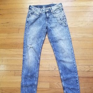Embroidered slim boyfriend jeans